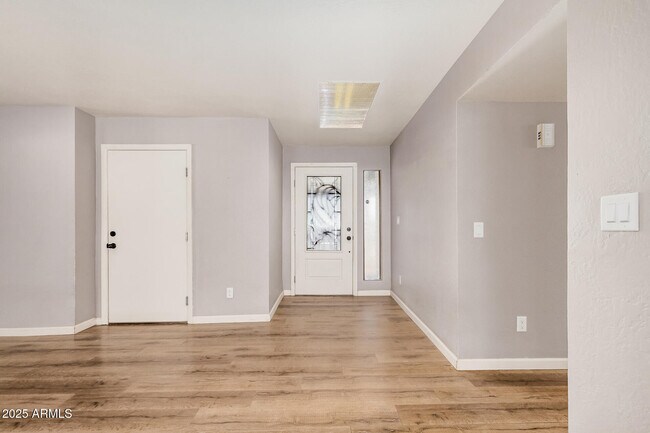 Building Photo - 4950 W Grovers Ave