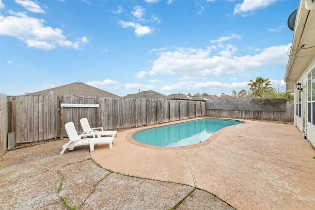 Building Photo - 22911 Sebastian Dr