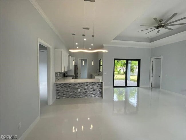 Building Photo - 3738 SE Santa Barbara Pl