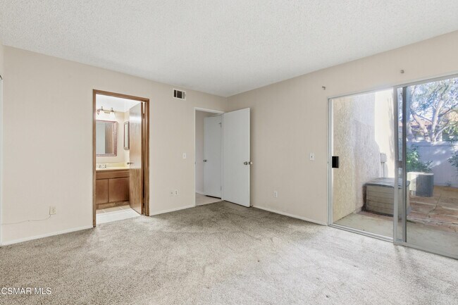 Building Photo - 15242 Campus Park Dr