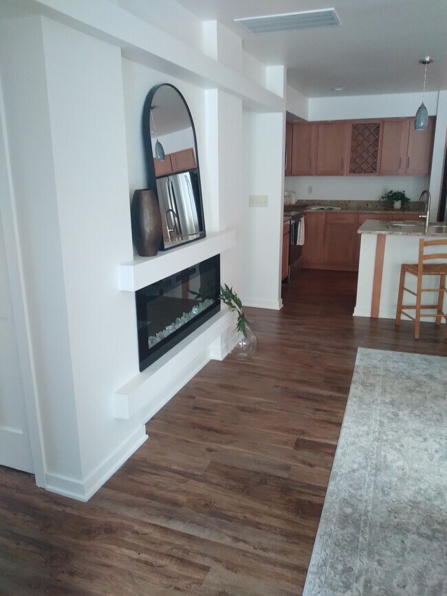 Building Photo - 2741 Hidden Dr