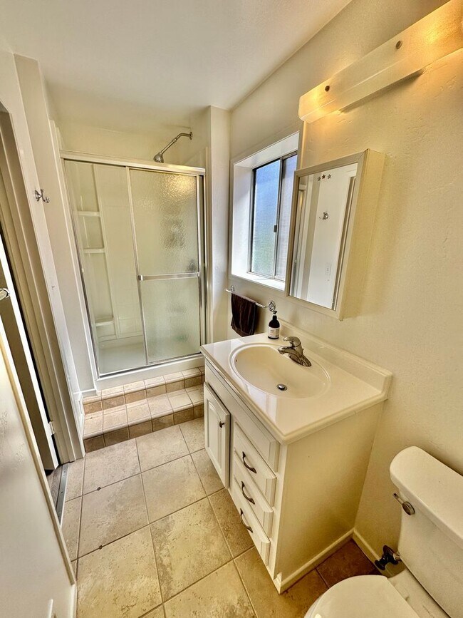 Building Photo - Beautifully Remodeled Allied Gardens Home
