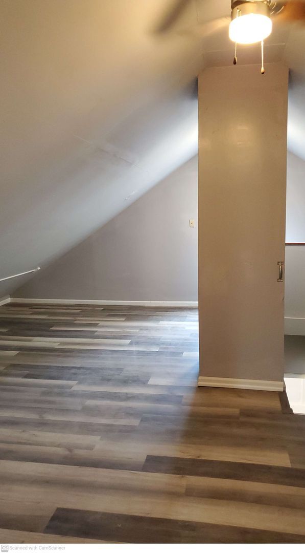 Building Photo - Great 3 bed 2 bath close to everything; more space than you think!