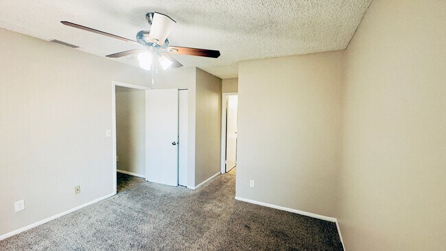 Building Photo - Updated 2 Bed/2 Bath Condo at Baseline Rd ...