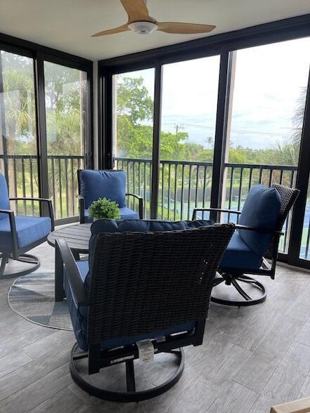 Building Photo - 275 Palm Ave