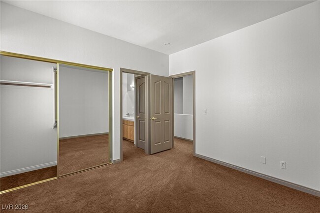 Building Photo - 8009 Clock Tower Ct