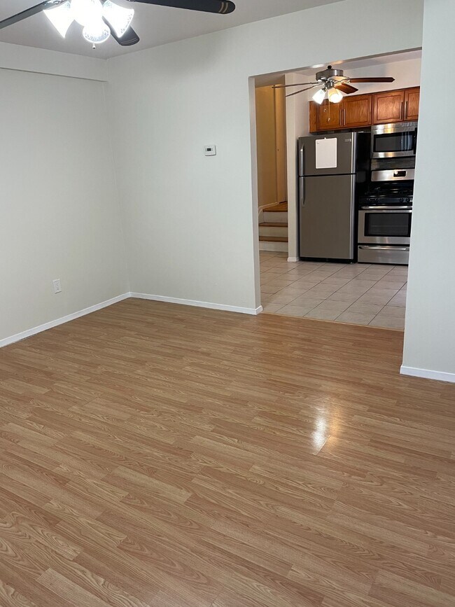 Building Photo - 2655 Richmond Ave