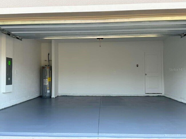 Building Photo - 3367 Alexander Dr