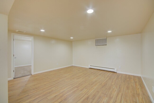 Building Photo - 375 S Depew St