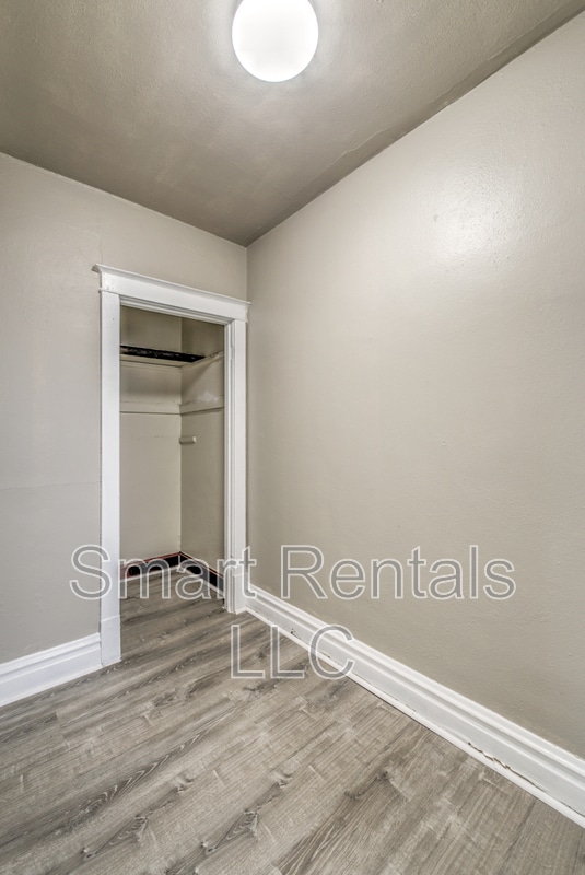 Building Photo - 4056 S Grand Blvd