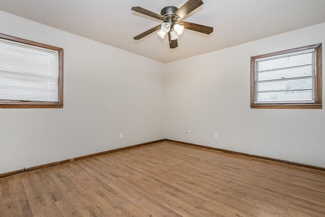 Building Photo - 609 16th St