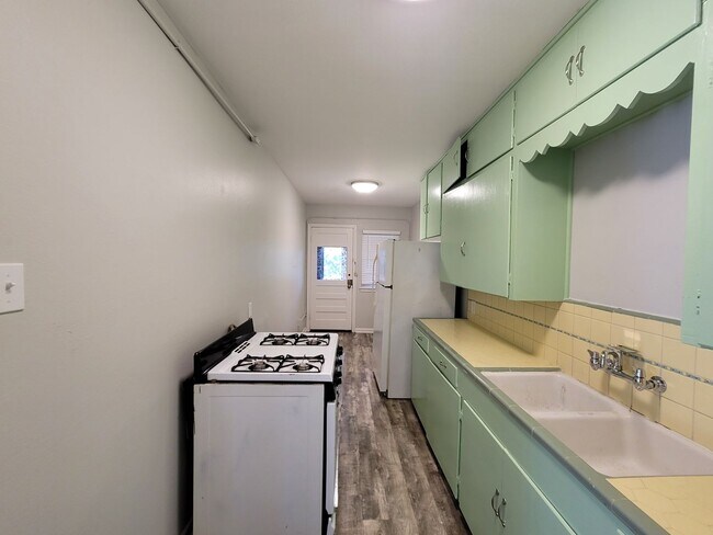 Building Photo - 340 Natalen Ave