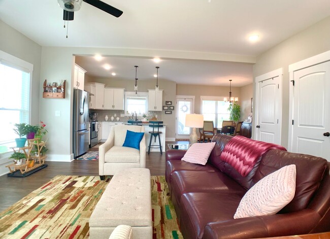 Building Photo - 7372 Winding Way