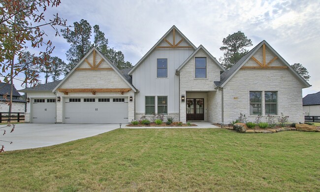 Building Photo - 21359 Monarch Dr