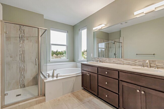 Building Photo - Stunning Home with Modern Upgrades and Pri...