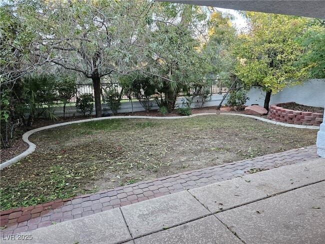 Building Photo - 9520 Rancho Palmas Dr