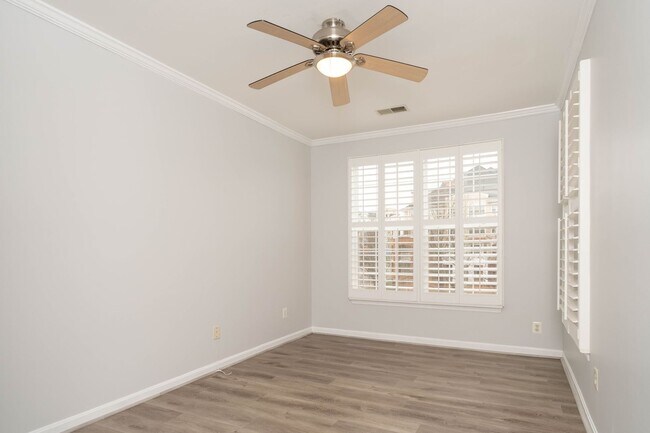 Building Photo - 2 Bed 2 Bath Condo in Westbriar Condominiums