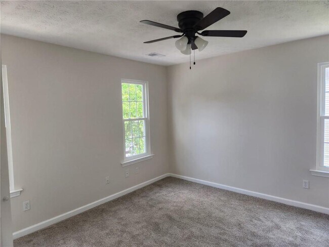Building Photo - 5790 Hampton Ct