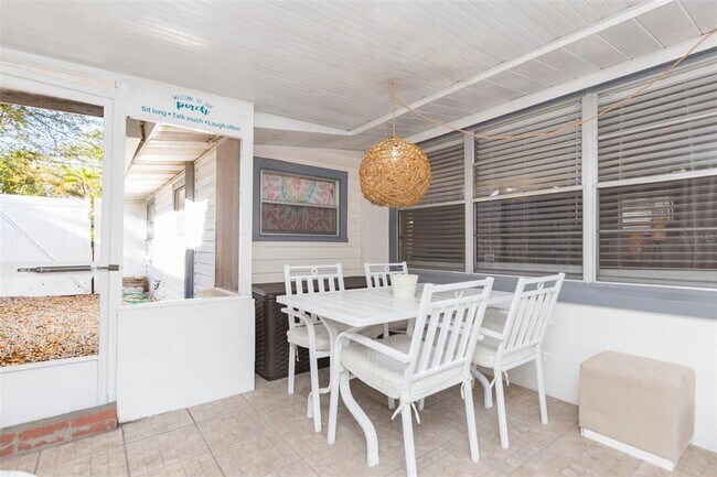 Building Photo - 4206 W Wisconsin Ave