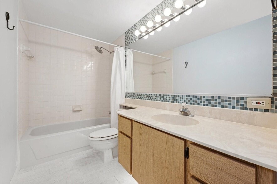 Building Photo - 7117 71st Way