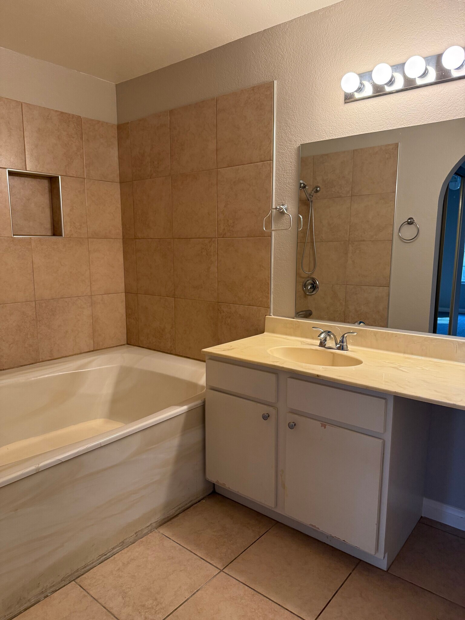 Building Photo - 2200 S Fort Apache Rd