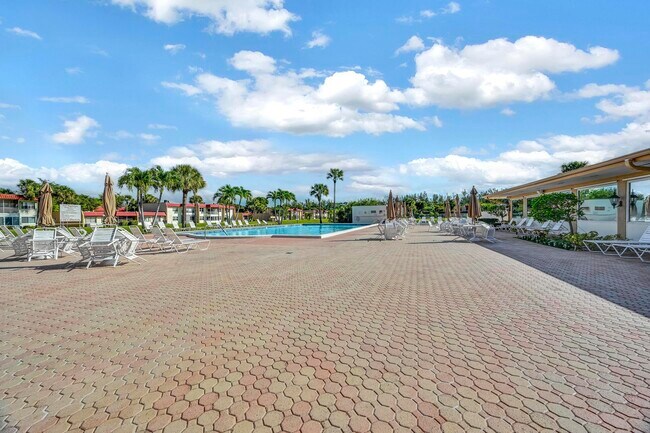 Building Photo - 203 Lake Carol Dr