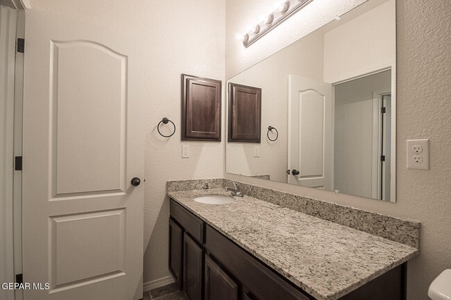 Building Photo - 3705 Loma Dante