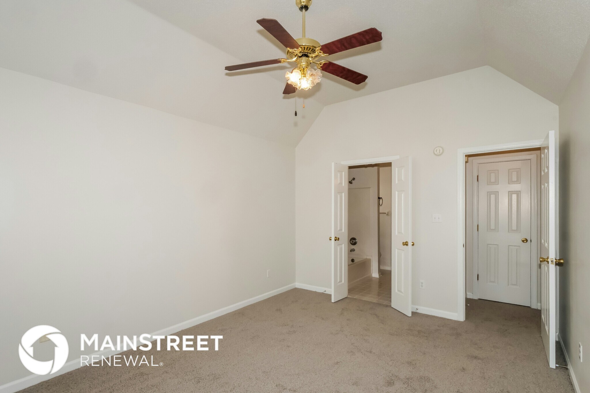 Building Photo - 8486 Clubview Dr