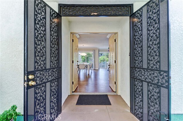 Building Photo - 2394 Via Mariposa W