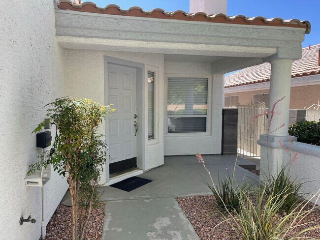 Building Photo - Charming Single-Story Home with 3-Car Gara...