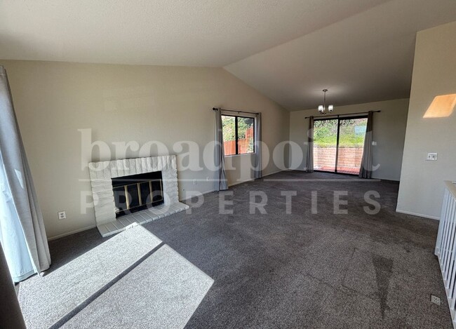 Building Photo - 2148 Skyview Glen