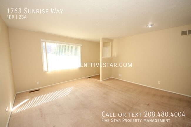 Building Photo - 1763 Sunrise Way