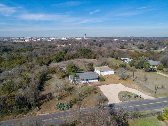 Building Photo - 4806 Pecan Springs Rd