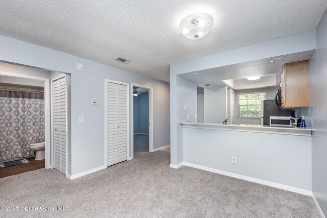 Building Photo - 3069 Sir Hamilton Cir