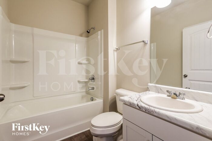 Building Photo - 930 Blind Brook Cir