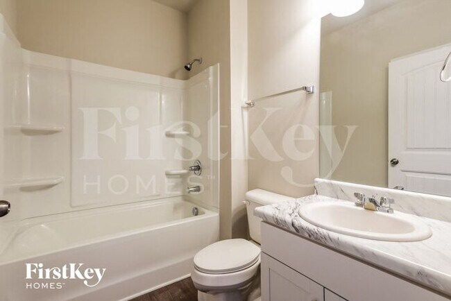 Building Photo - 930 Blind Brook Cir