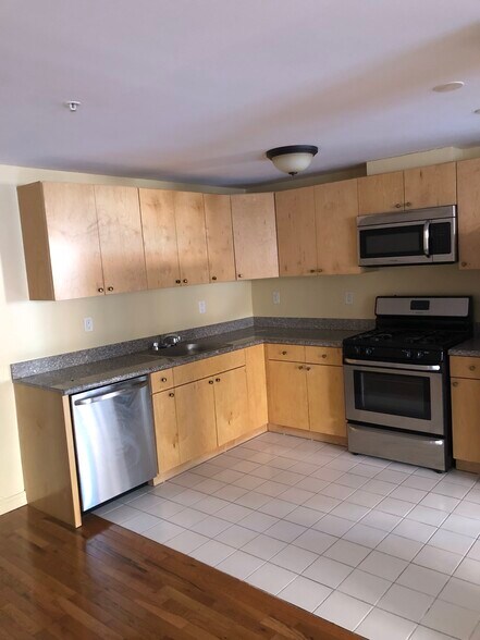 Building Photo - 14 Brooklyn Ave