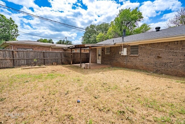 Building Photo - 2649 Garfield Ave