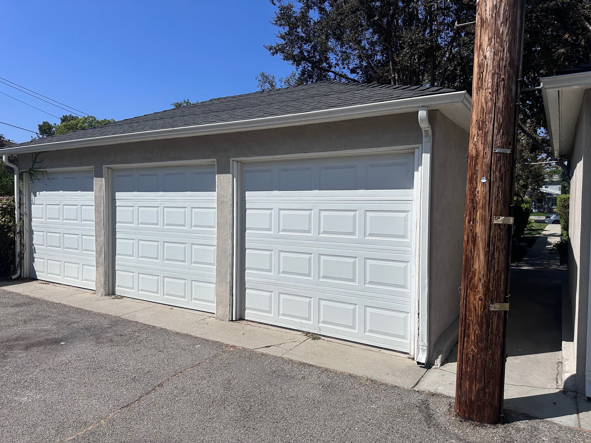 Building Photo - 1810 W Alameda Ave