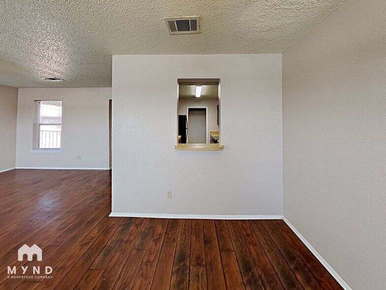 Building Photo - 5515 Brookview Ct