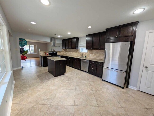 Building Photo - 5306 Briarbend Dr