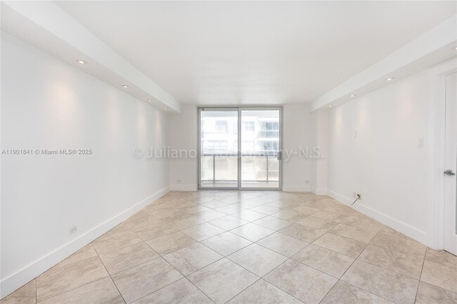 Building Photo - 6039 Collins Ave