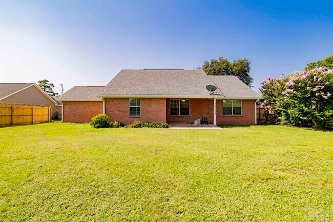 Building Photo - 4012 Shorewood Dr