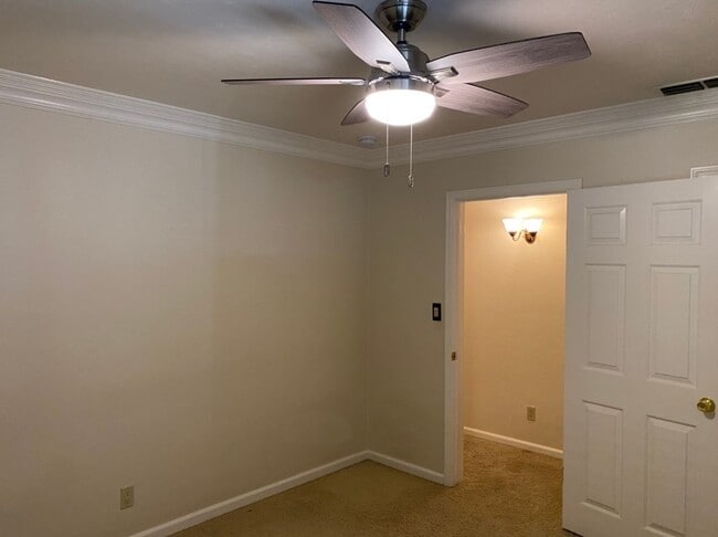 Building Photo - 2 bedroom bungalow in La Loma neighborhood!