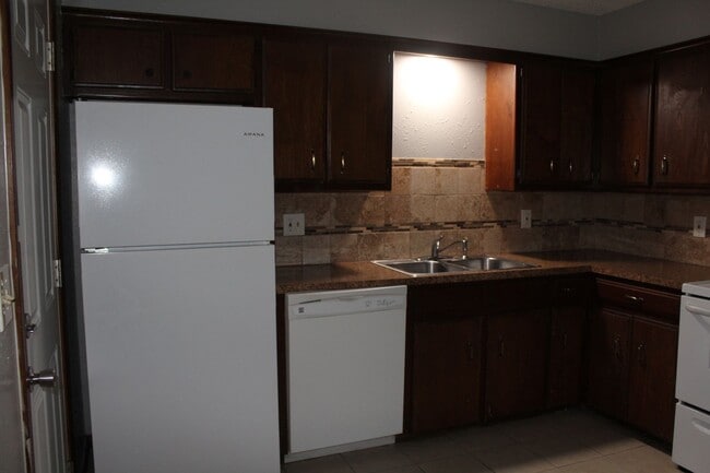 Building Photo - All Appliances!