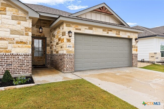 Building Photo - 1614 Flatland Trl