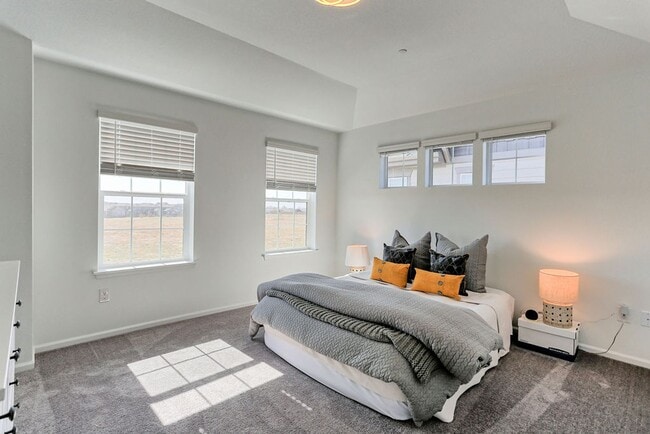 Building Photo - 3 Bedroom 3 Bath in Mosaic!