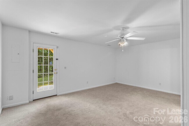 Building Photo - 11022 Garden Oaks Ln