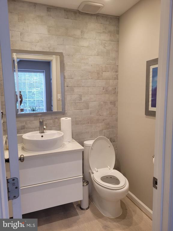 Building Photo - 14059 Pellita Terrace