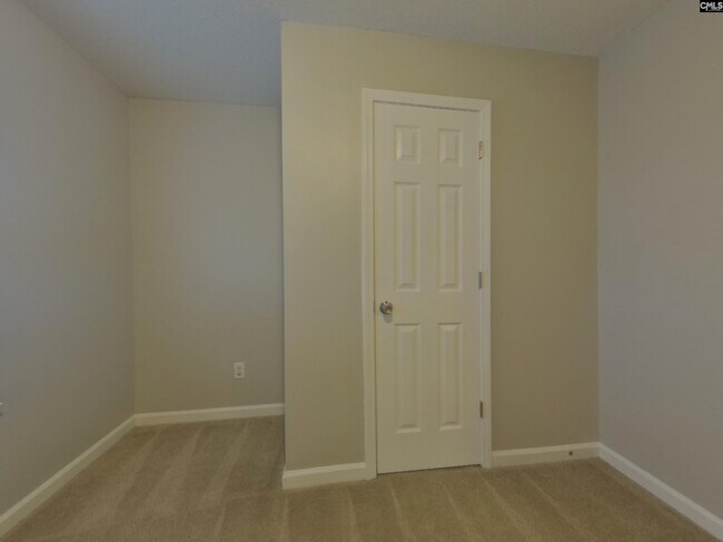 Building Photo - 121 Riglaw Cir
